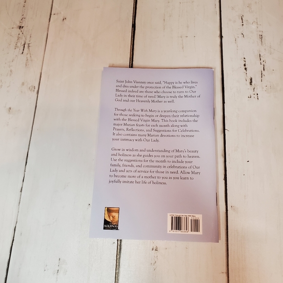 Through the year with Mary devotional book - Picture 4 of 5